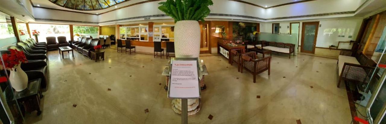 Saj Earth Resort & Convention Center , Kochi Nedumbassery Exteriör bild