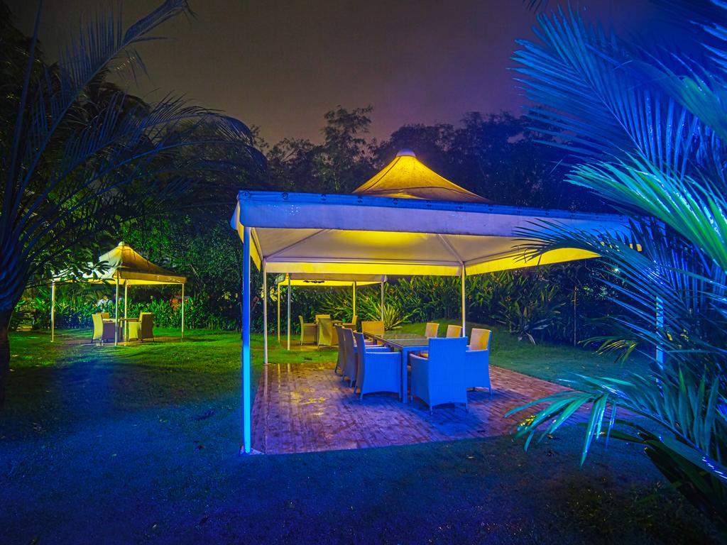 Saj Earth Resort & Convention Center , Kochi Nedumbassery Exteriör bild
