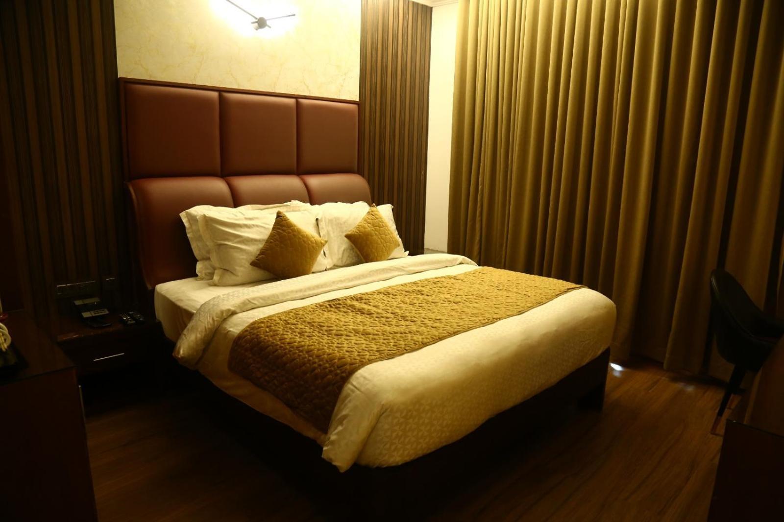 Saj Earth Resort & Convention Center , Kochi Nedumbassery Exteriör bild