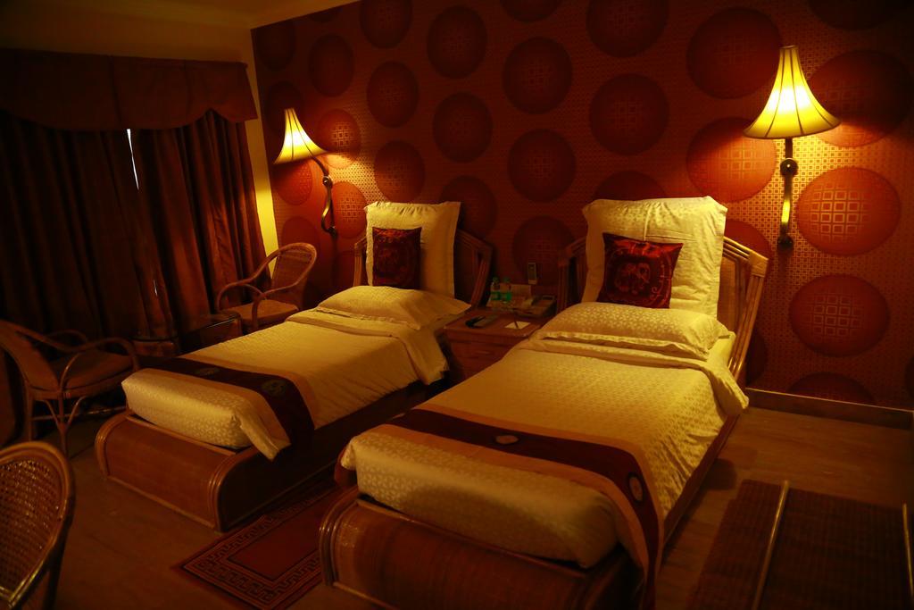 Saj Earth Resort & Convention Center , Kochi Nedumbassery Exteriör bild