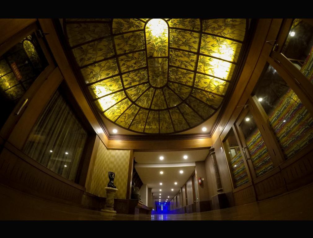 Saj Earth Resort & Convention Center , Kochi Nedumbassery Exteriör bild