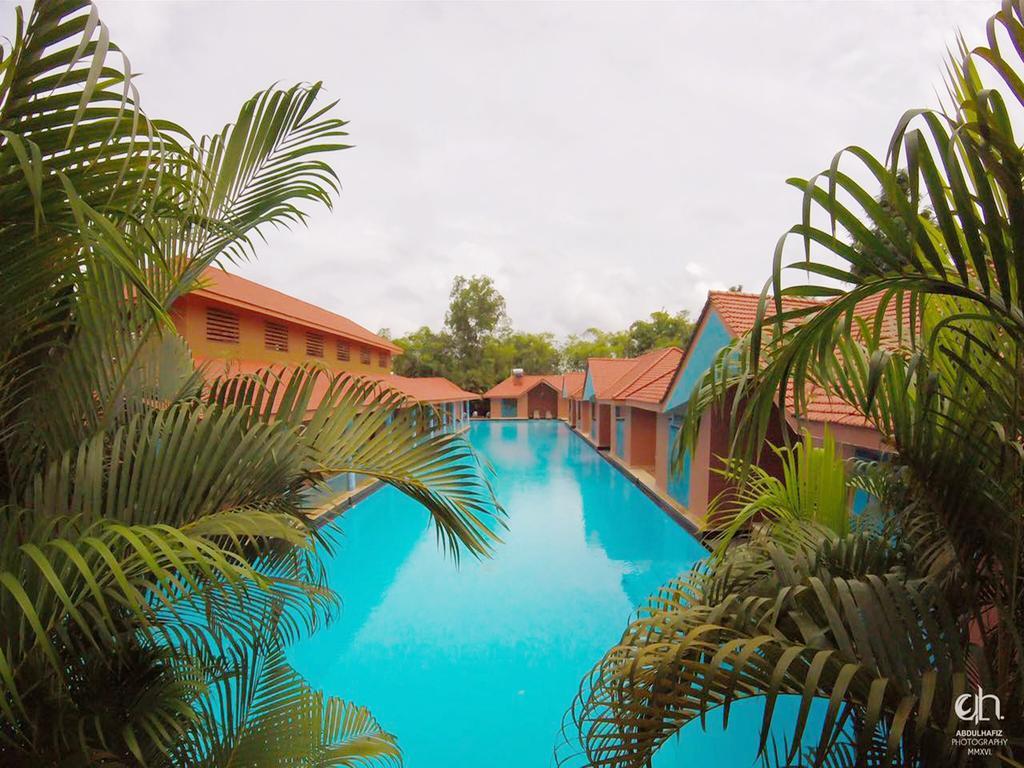 Saj Earth Resort & Convention Center , Kochi Nedumbassery Exteriör bild