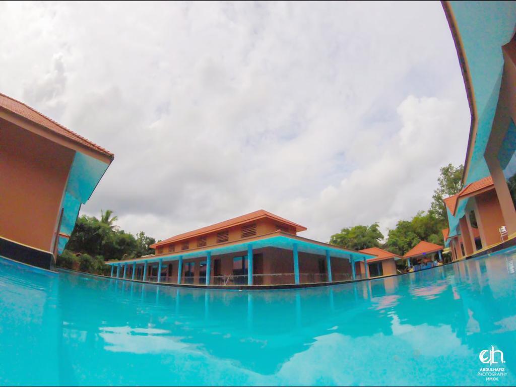 Saj Earth Resort & Convention Center , Kochi Nedumbassery Exteriör bild