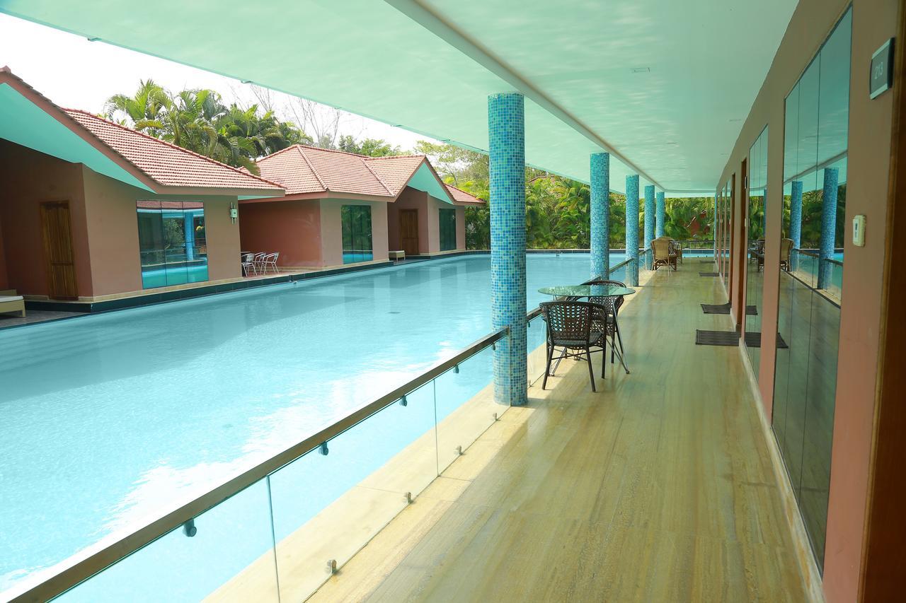 Saj Earth Resort & Convention Center , Kochi Nedumbassery Exteriör bild