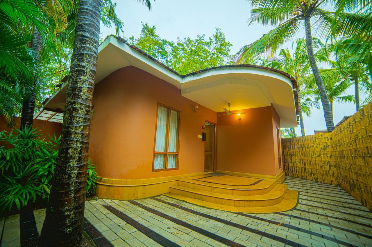 Saj Earth Resort & Convention Center , Kochi Nedumbassery Exteriör bild