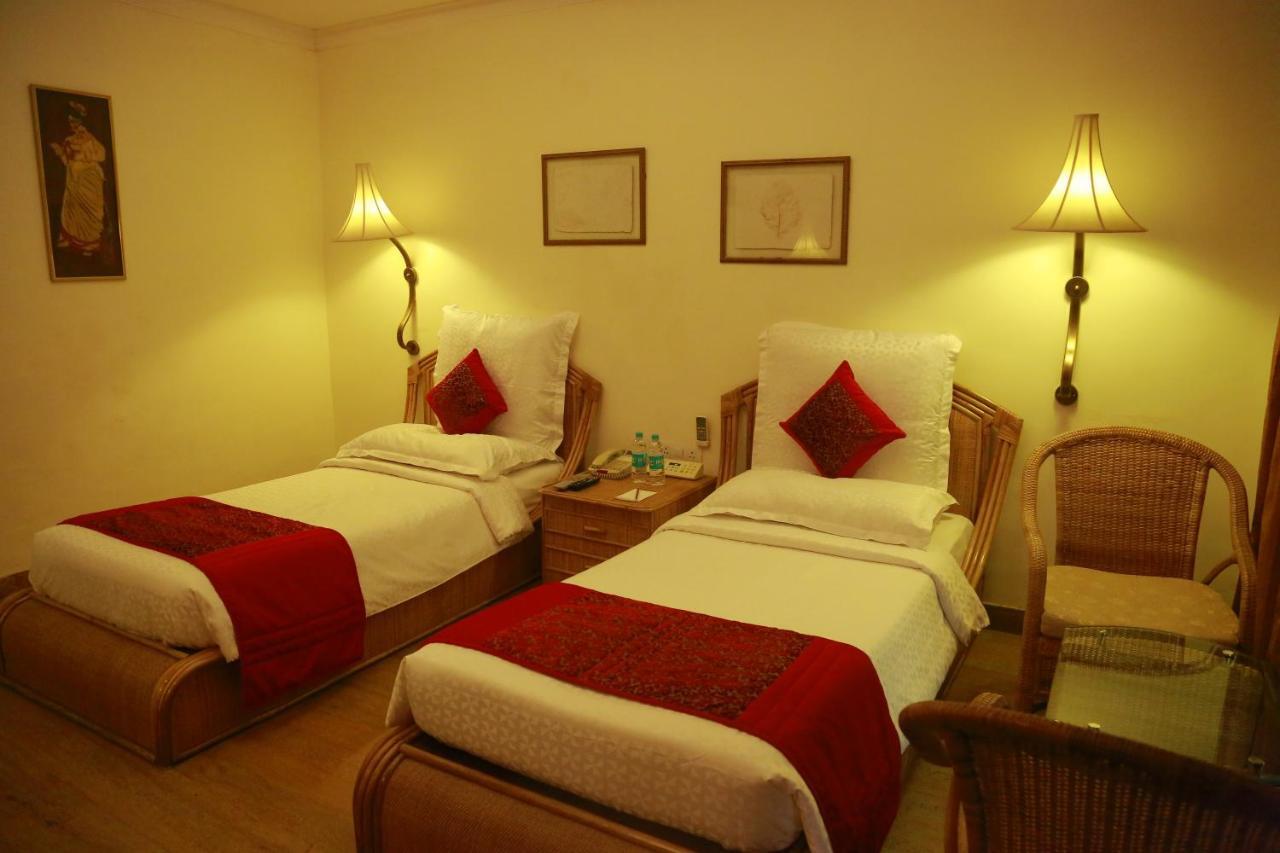 Saj Earth Resort & Convention Center , Kochi Nedumbassery Exteriör bild